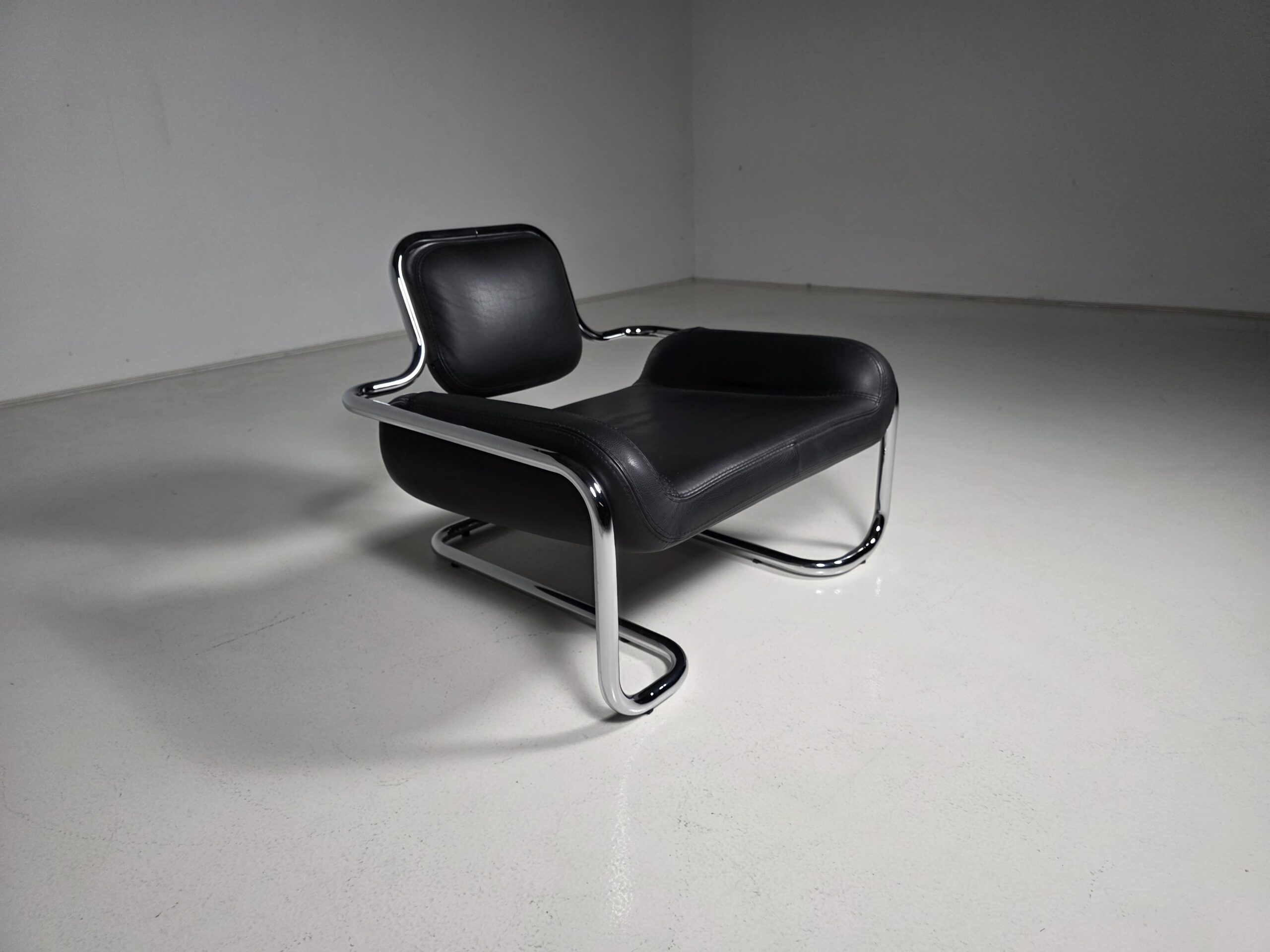 Limande chair by Kwok Hoi Chan for Steiner